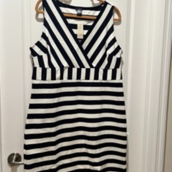 SALE: Stripped Spring dress, XL - Picture 1 of 7